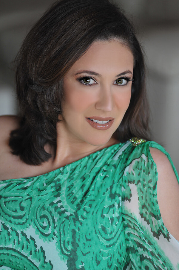 NovaLash VP of Global Education Sophia Navarro